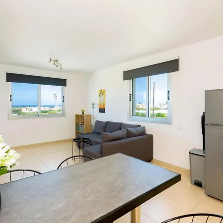 Daire Sea View Apt*spacious Balcony*200m To The